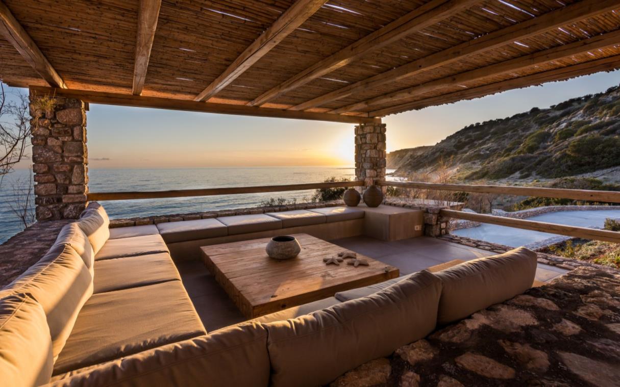 villa-crete-greece-seafront-luxury-beach-house-arvi-ter (5).jpg