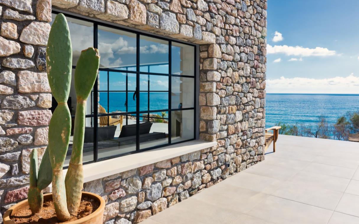 villa-crete-greece-seafront-luxury-beach-house-arvi-ext.jpg