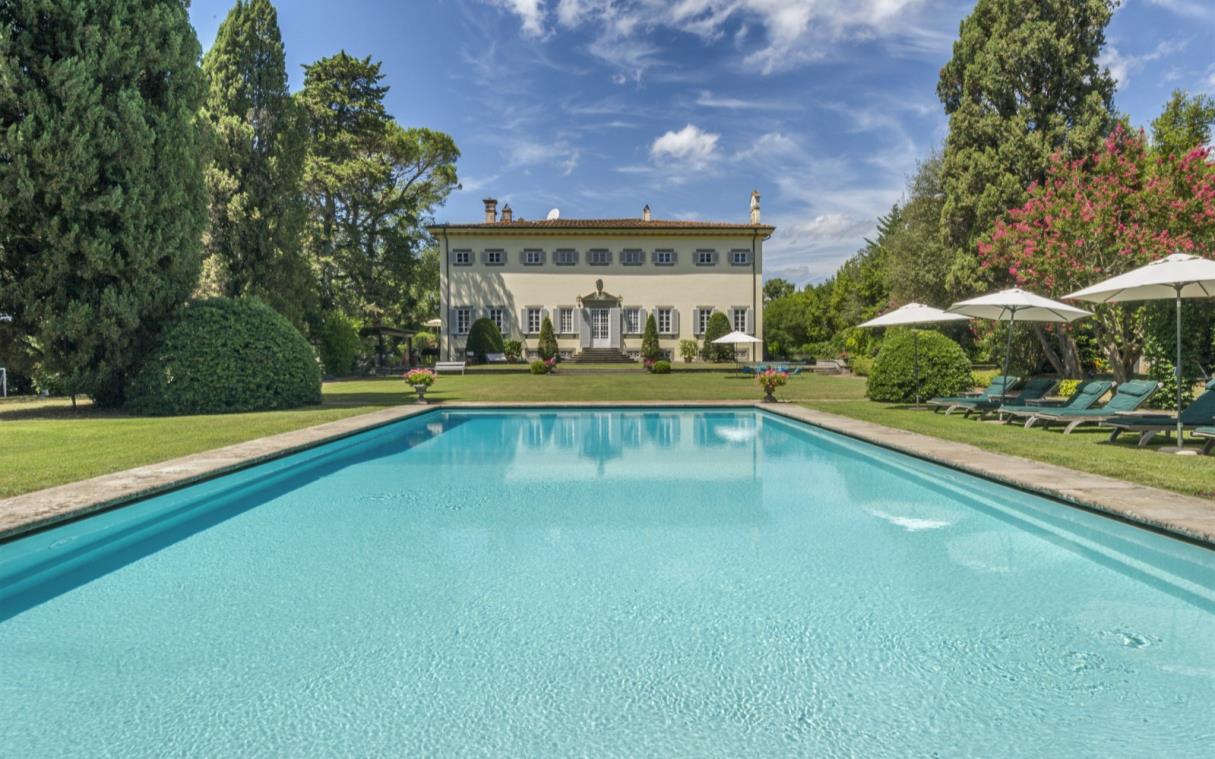 villa-lucca-tuscany-italy-luxury-countryside-swimming-pool-donati-ext-3.jpg