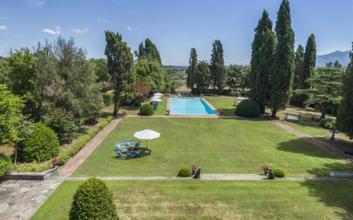 villa-lucca-tuscany-italy-luxury-countryside-swimming-pool-donati-gar-3.jpg