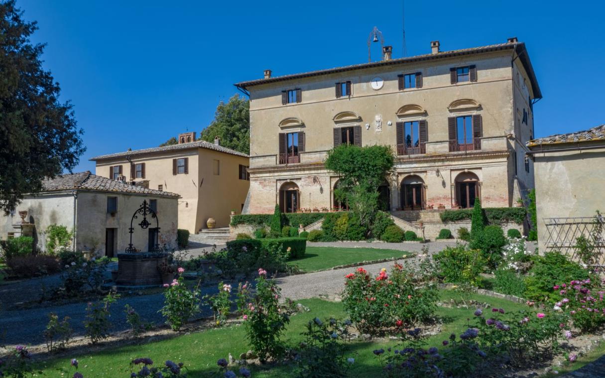 villa-siena-tuscany-italy-luxury-pool-agriturismo-castelnuovo-tancredi-ext (3).jpg