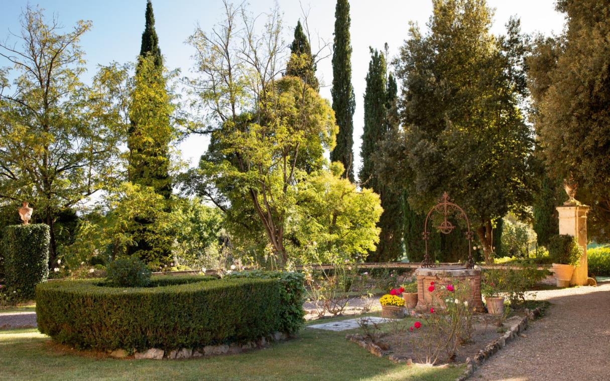 villa-siena-tuscany-italy-luxury-pool-agriturismo-castelnuovo-tancredi-ext (2).jpg