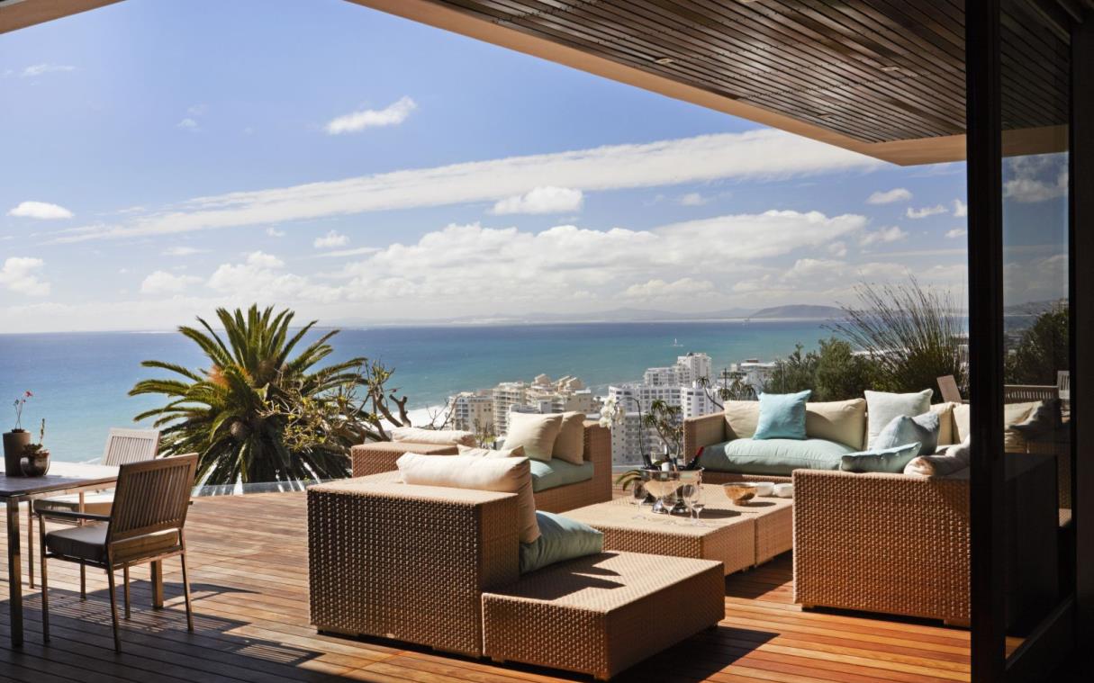 villa-south-africa-cape-town-luxury-pool-ellerman-1-deck-2.jpg