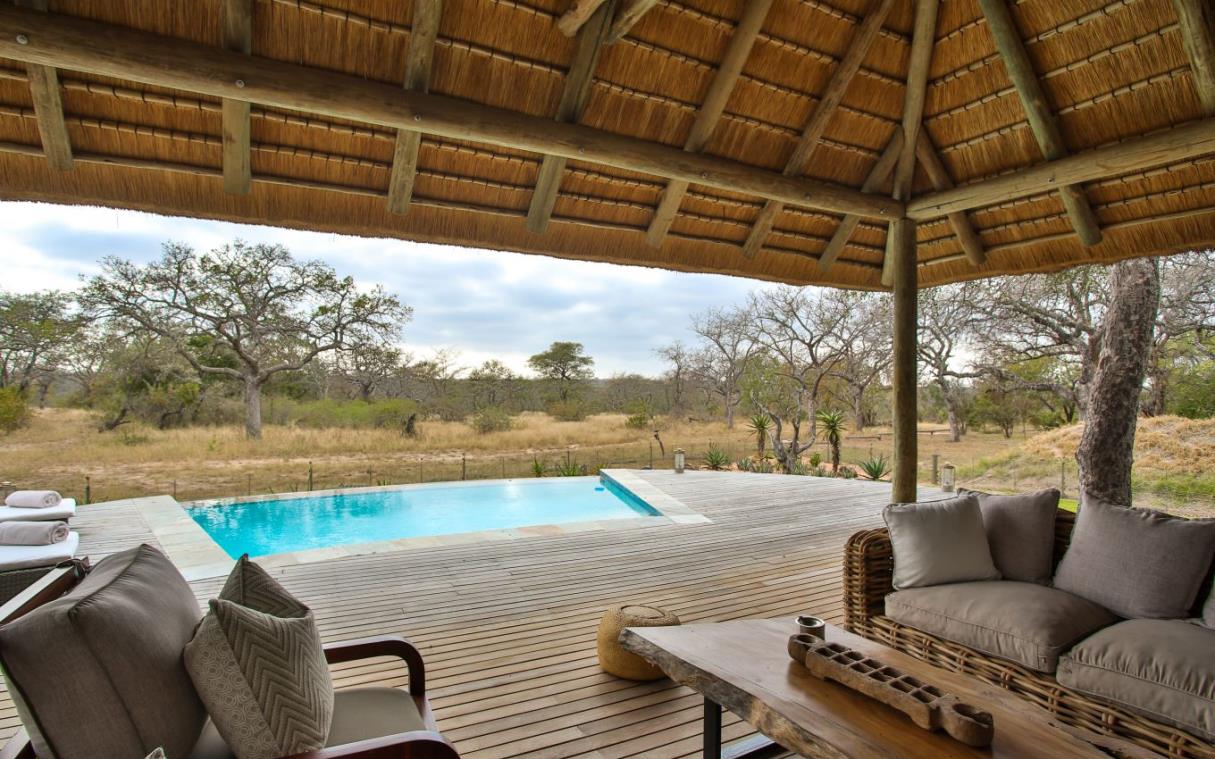lodge-timbavati-south-africa-pool-safari-game-reserve-makanyi-villa-out-liv (2).jpg