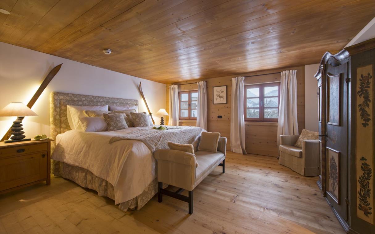 chalet-lech-stubenbach-alps-austria-luxury-spa-sauna-1597-bed-6.jpg