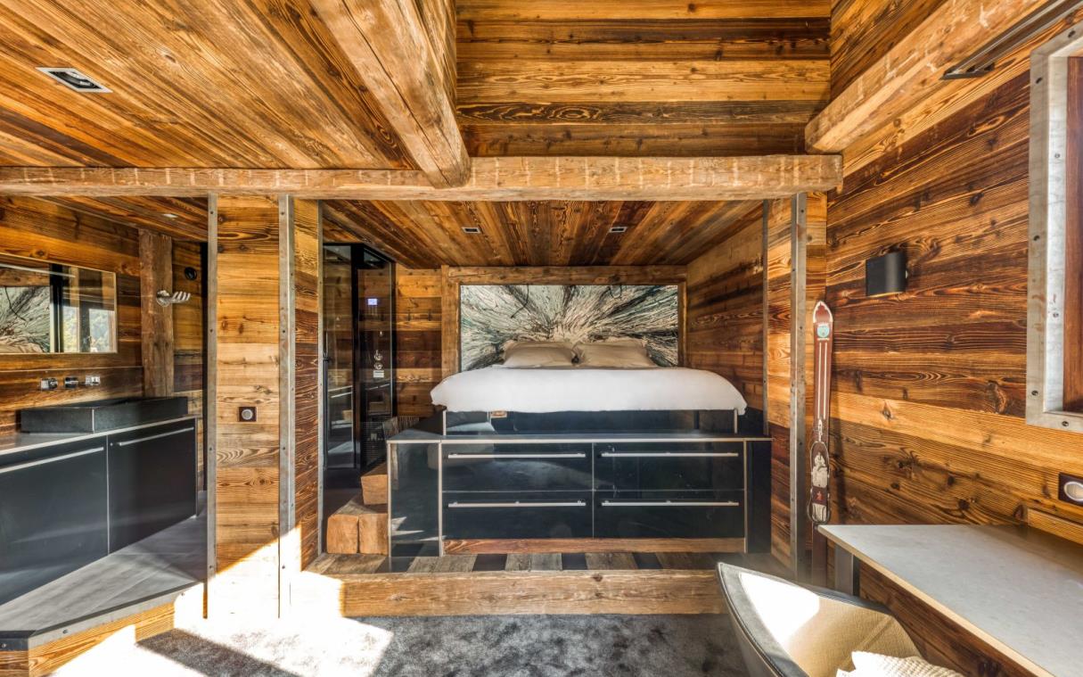 chalet-tignes-french-alps-france-luxury-catered-contemporary-quezac-bed (2).jpg