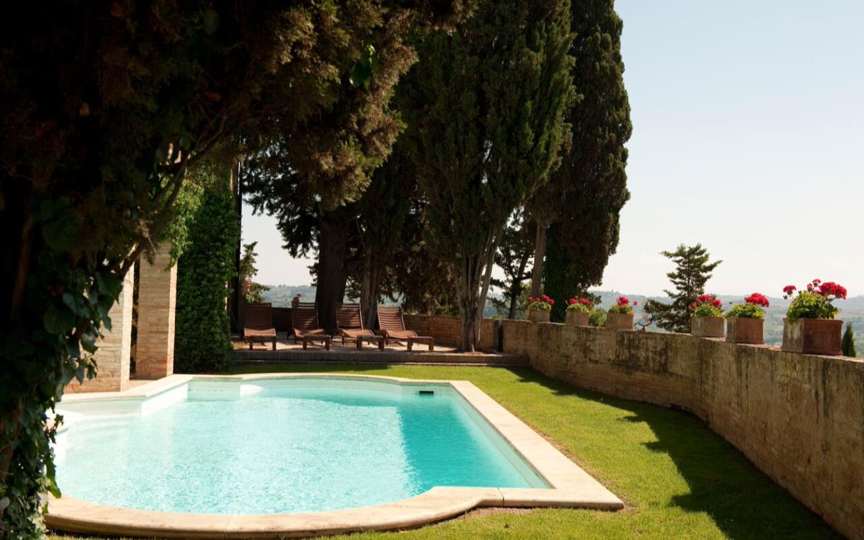 tuscany-florence-italy-vineyards-luxury-villa-castle-cabbiavoli-pool.jpg