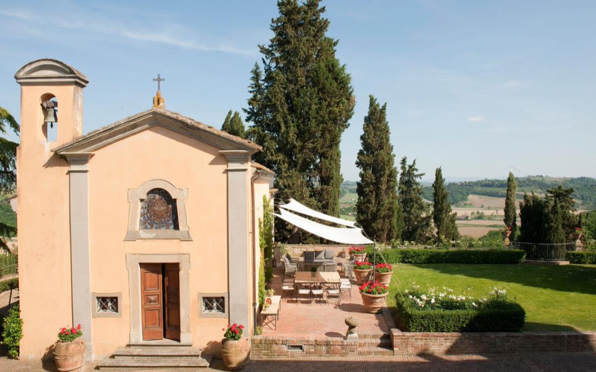 tuscany-florence-italy-vineyards-luxury-villa-castle-cabbiavoli-chapel-out.jpg