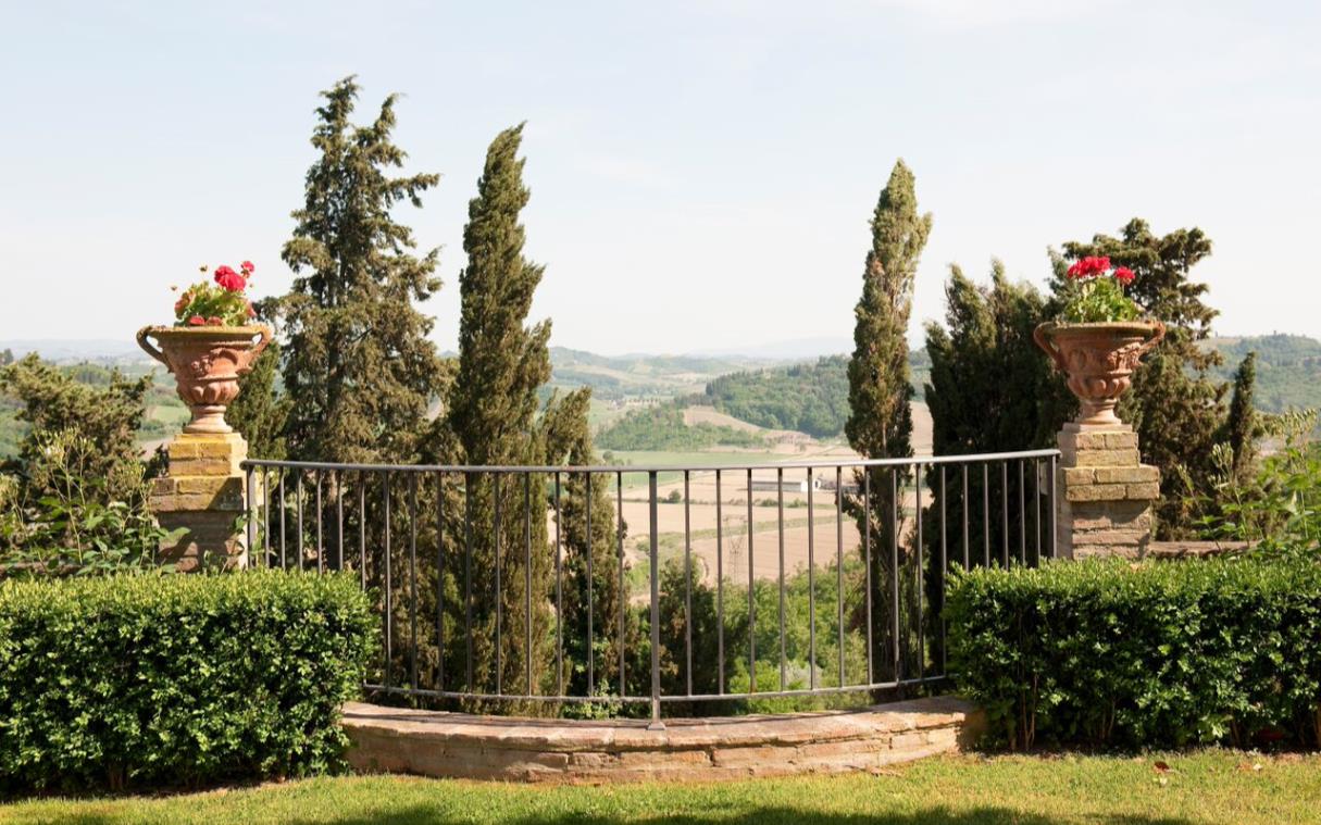 tuscany-florence-italy-vineyards-luxury-villa-castle-cabbiavoli-landscape-2.jpg