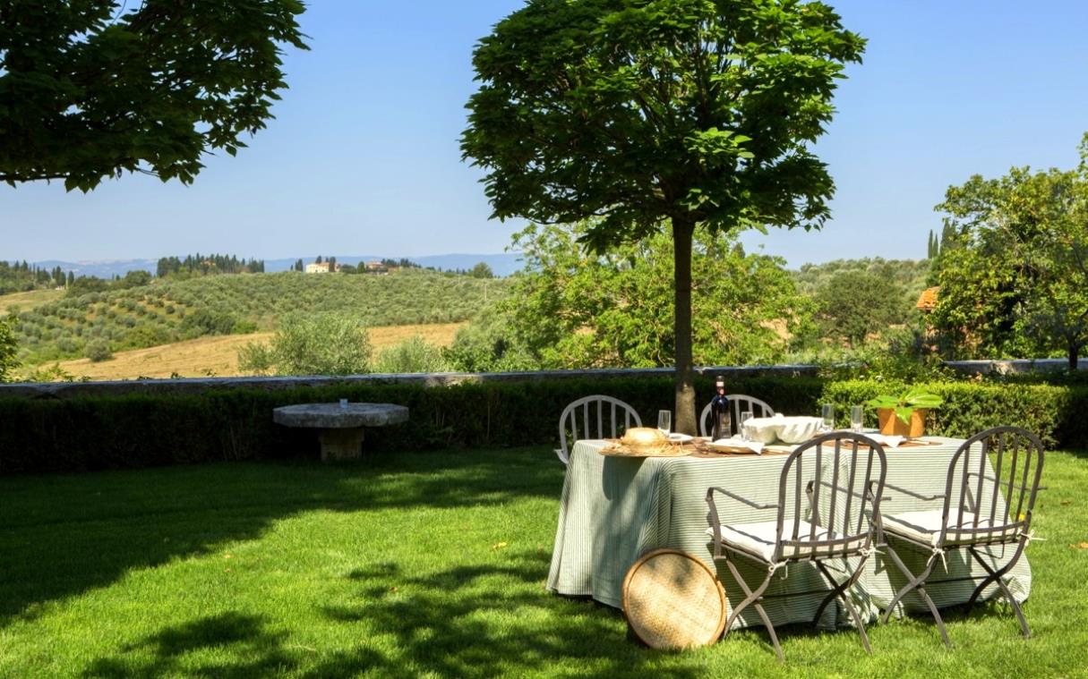 villa-chianti-tuscany-italy-luxury-pool-chianti-classico-out-din.jpg