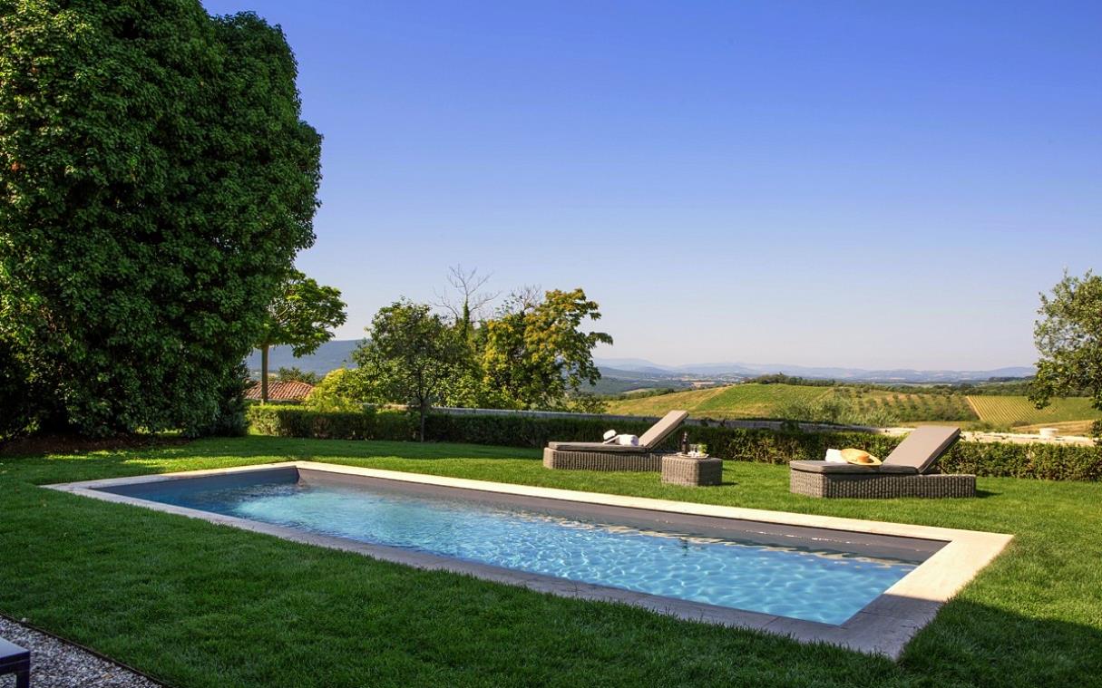 villa-chianti-tuscany-italy-luxury-pool-chianti-classico-poo-1.jpg
