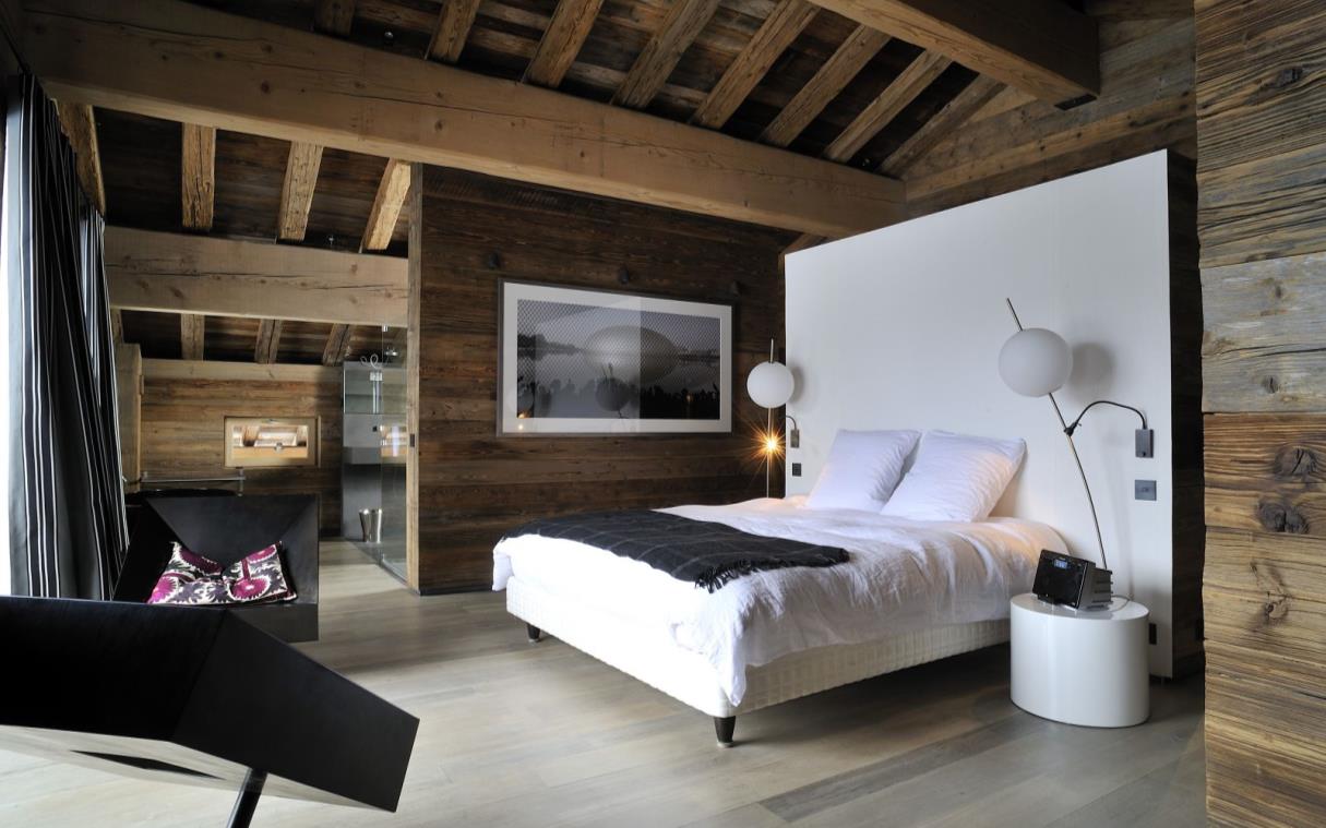 chalet-meribel-french-alps-france-luxury-spa-grand-cerf-bed-1.jpg