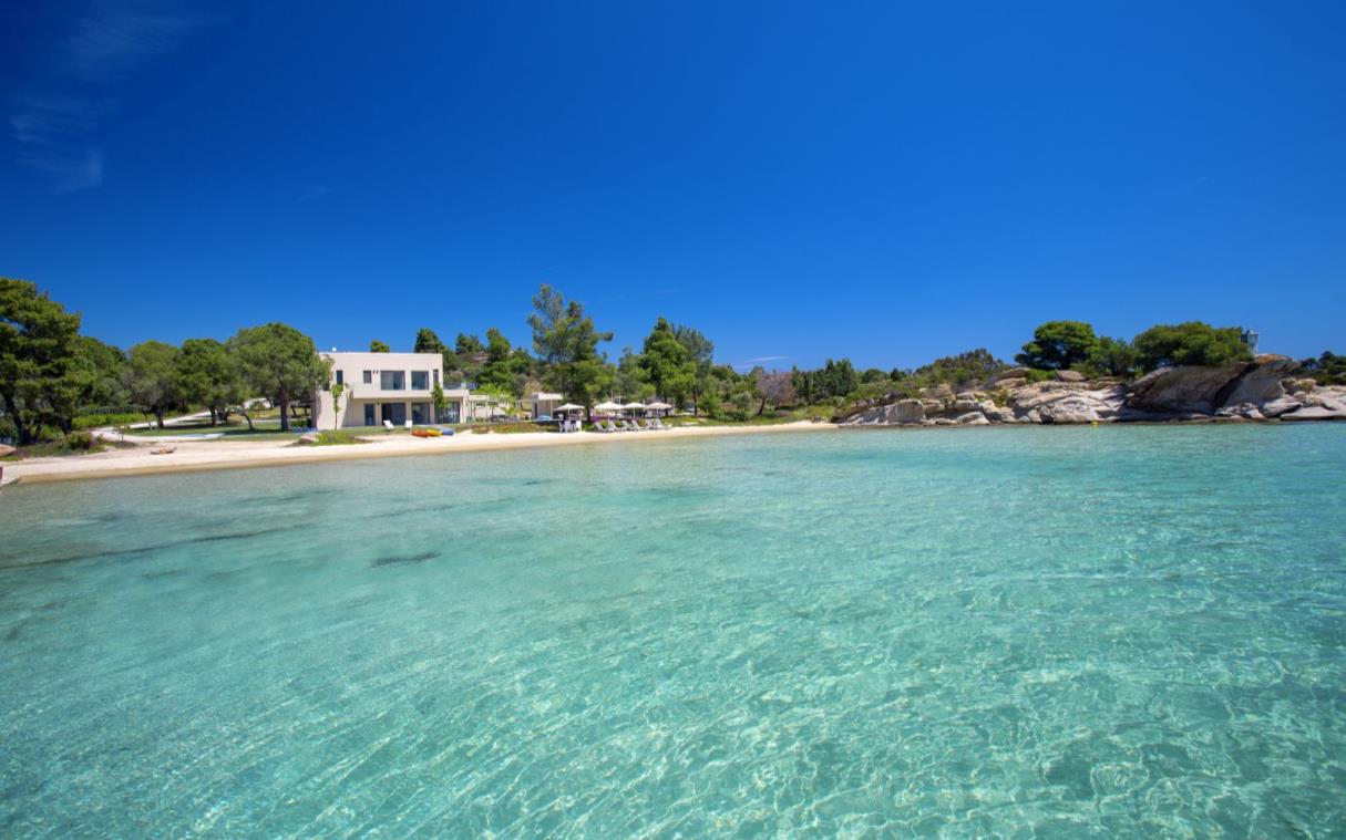 villa-diaporos-halkidiki-greece-luxury-beachfront-lagoon-loc (2).jpg