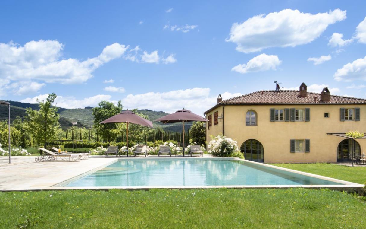 villa-tuscany-italy-country-vineyard-pool-borro-casetta-COV.jpg