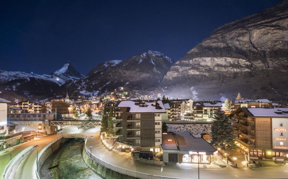chalet-zermatt-alps-switzerland-luxury-spa-aconcagua-view (2).jpg