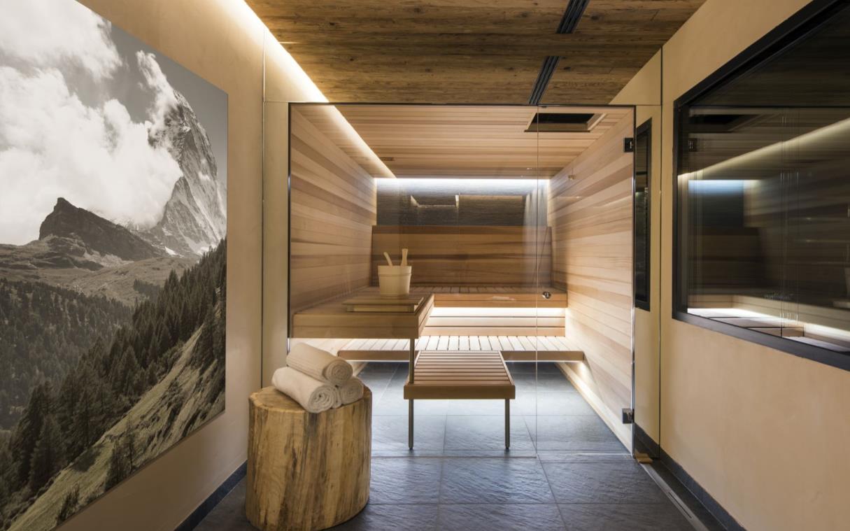 chalet-zermatt-zwitzerland-swiss-alps-luxury-hot-tub-elbrus-sauna (2).jpg
