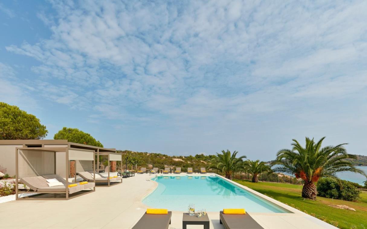 villa-diaporos-halkidiki-greece-luxury-seafront-white-swim (2).jpg