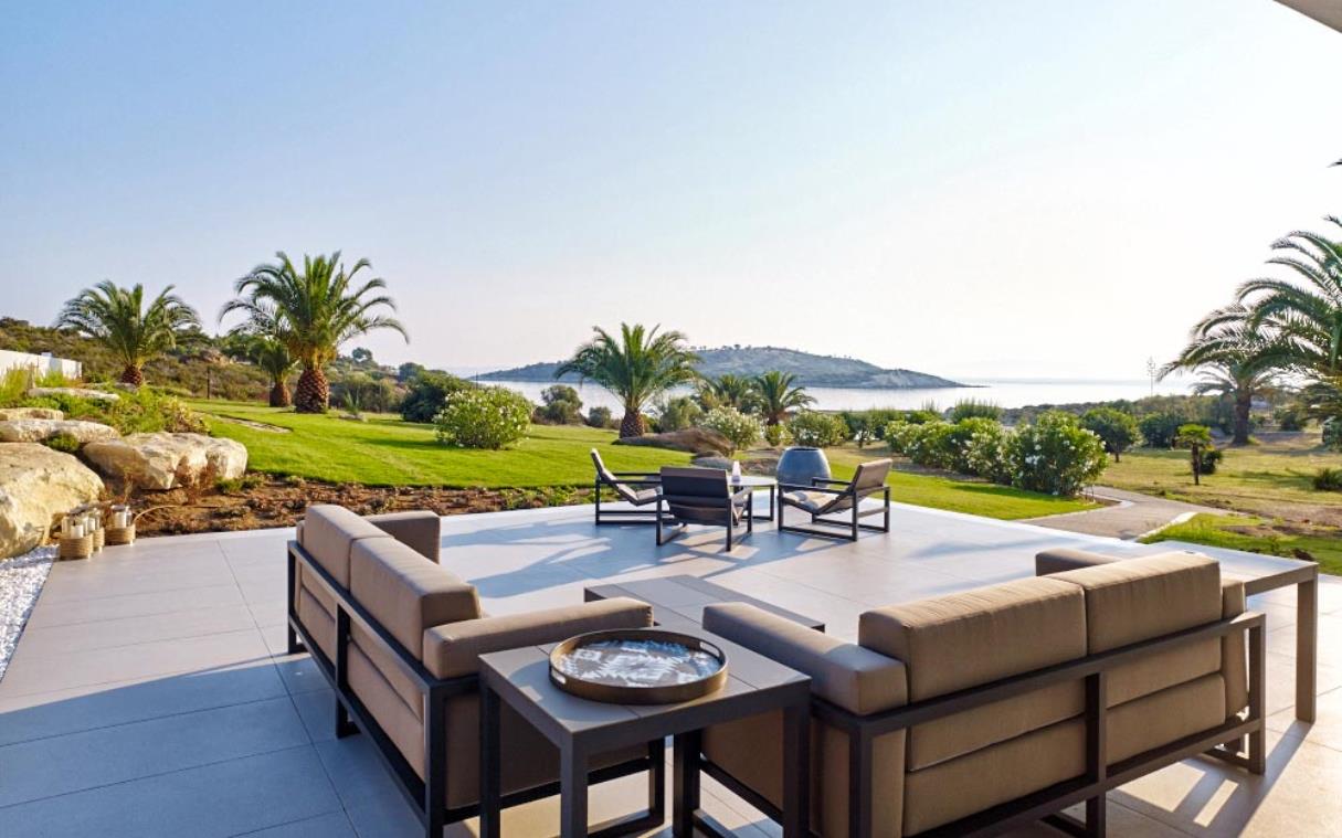 villa-diaporos-halkidiki-greece-luxury-seafront-white-terr (4).jpg