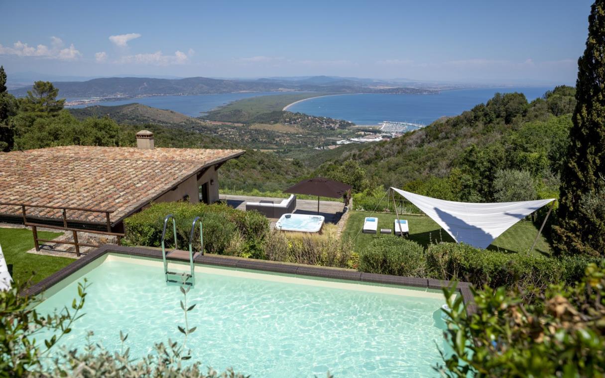 villa-tuscany-italy-luxury-pool-aurora-porto-ercole-swim (6).jpg