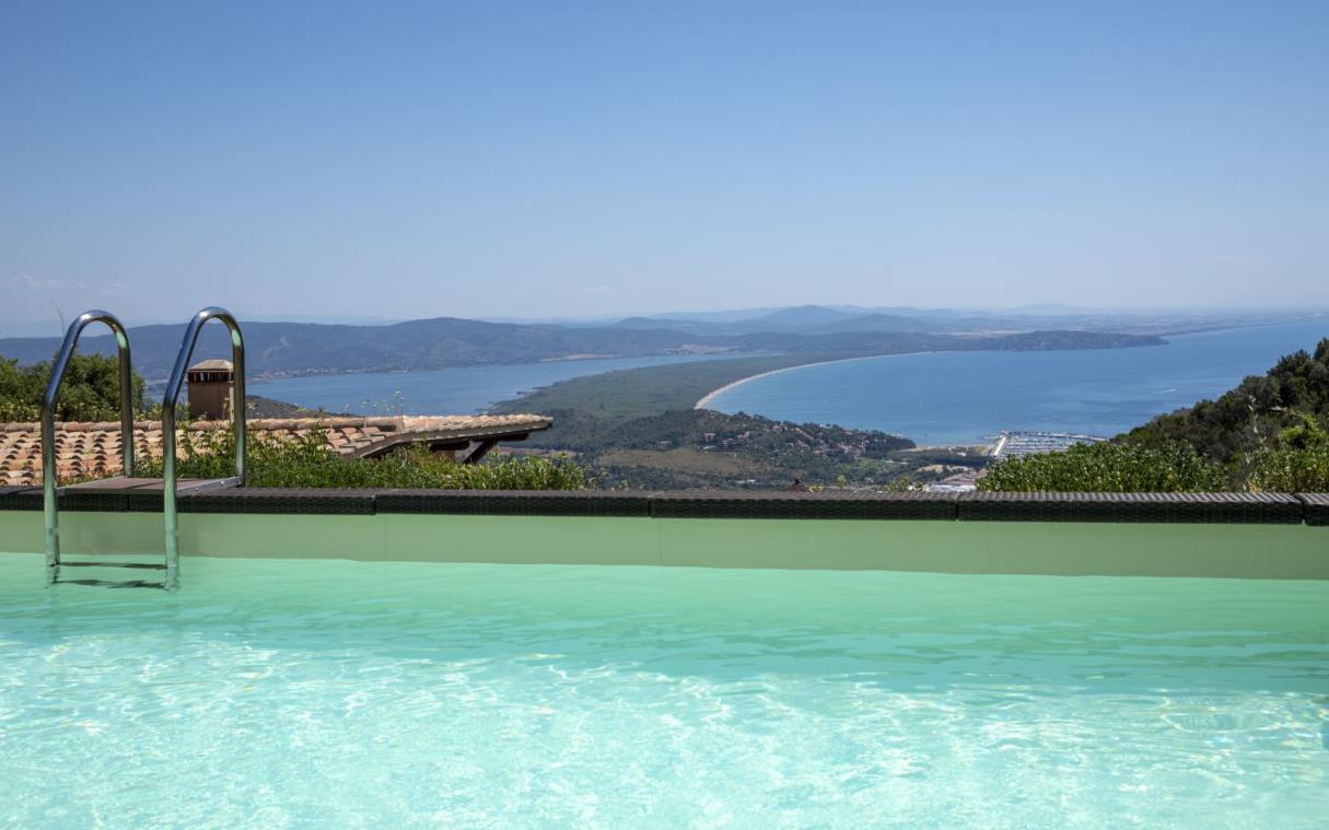 villa-tuscany-italy-luxury-pool-aurora-porto-ercole-swim (5).jpg