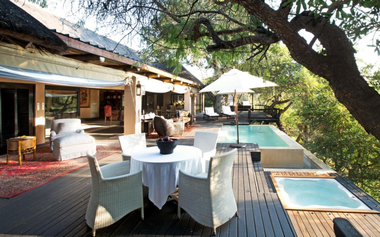 villa-south-africa-safari-luxury-lodge-royal-malewane-out (3).jpg