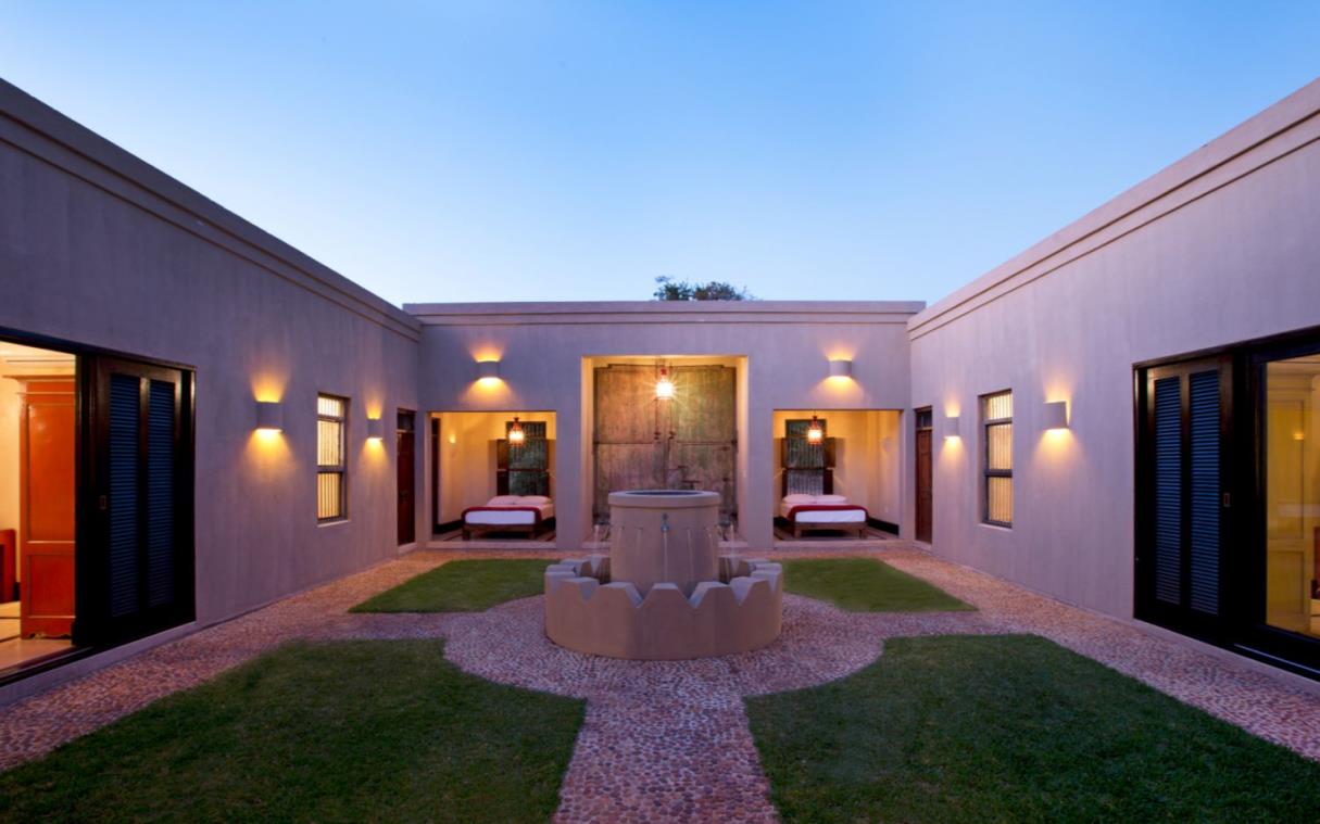 villa-south-africa-safari-luxury-lodge-royal-malewane-ext.jpg