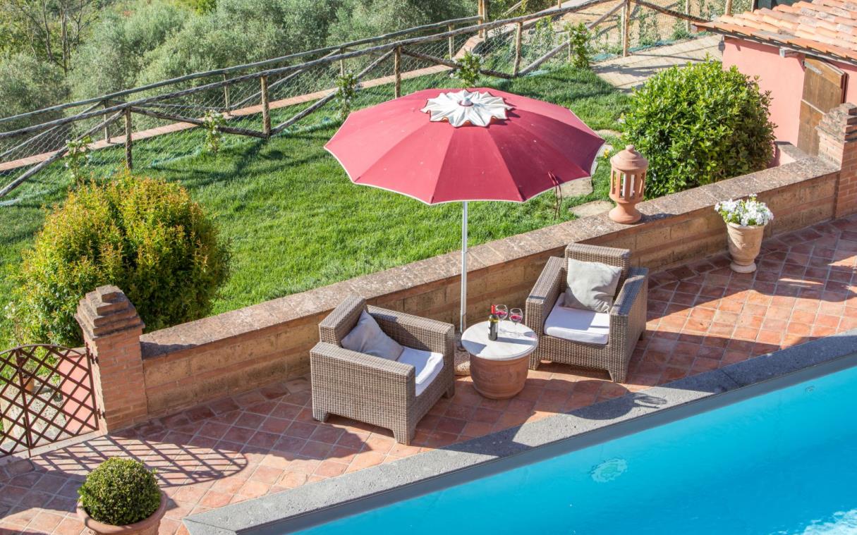 villa-siena-tuscany-countryside-pool-views-luxury-angelica-poo-8.jpg