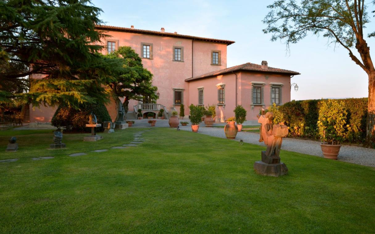 villa-florence-tuscany-italy-luxury-pool-machiavelli-ext (2).jpg