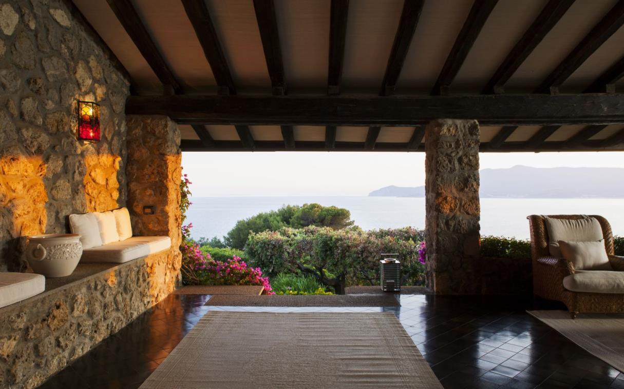 villa-porto-ercole-argentario-tuscany-italy-luxury-pool-fe-out-liv (6).jpg