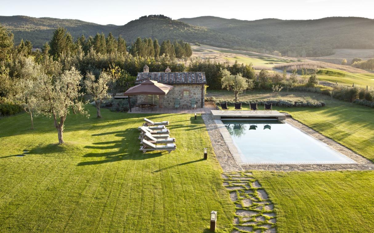 villa-siena-tuscany-italy-luxury-castiglion-bosco-biondi-swim (6).jpg