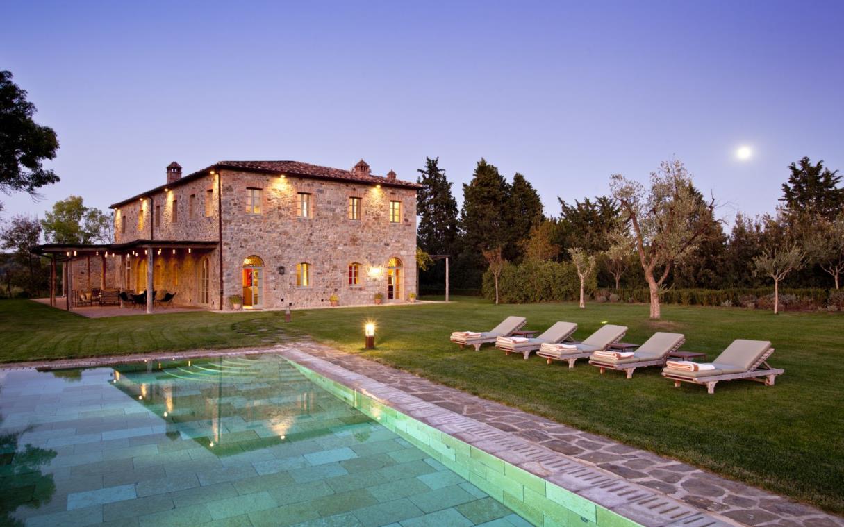 villa-siena-tuscany-italy-luxury-castiglion-del-bosco-biondi-cov-1.jpg