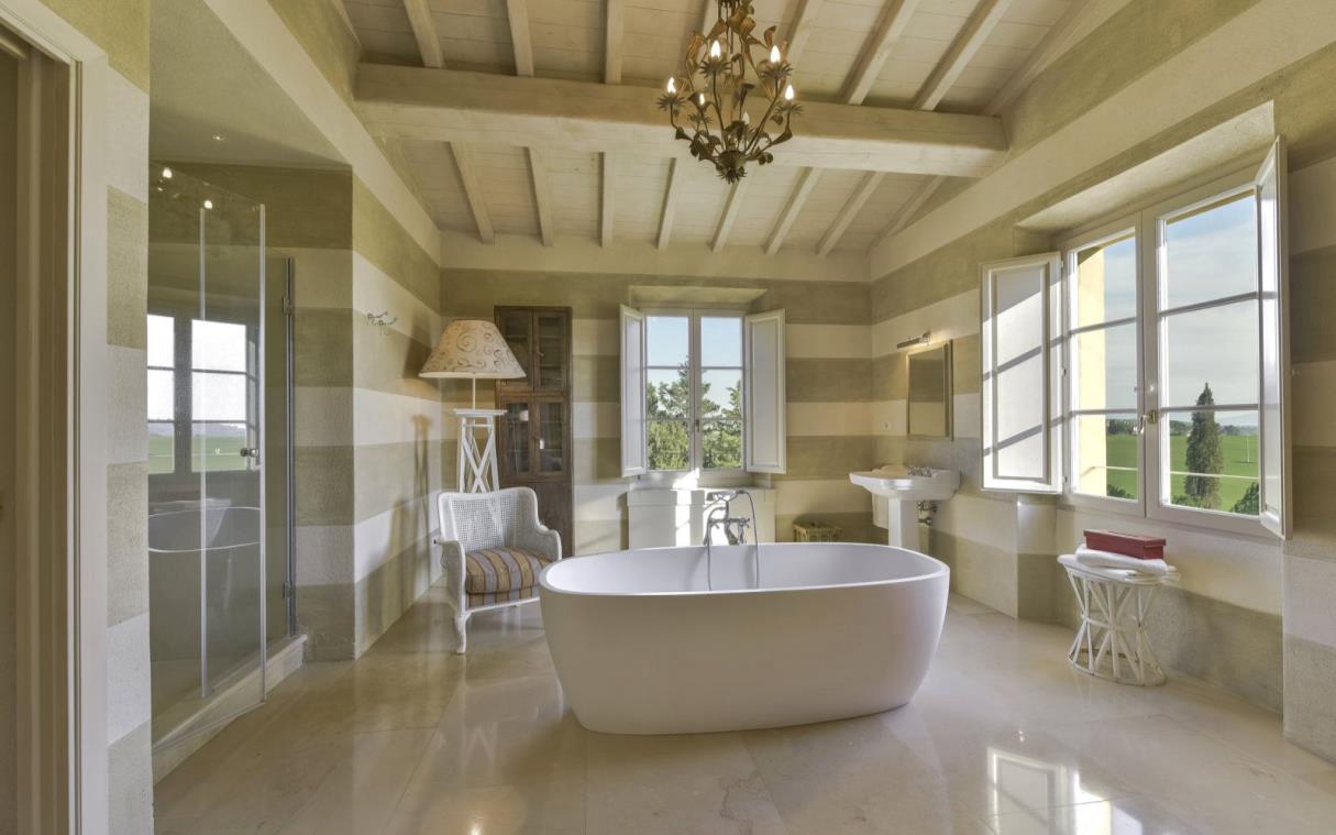 villa-tuscan-coast-tuscany-country-spa-serratone-bath (10).jpg