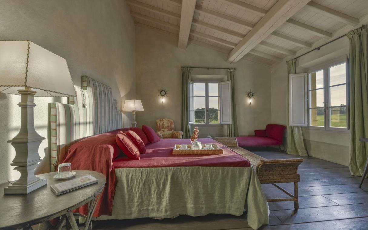 villa-tuscan-coast-tuscany-country-spa-serratone-bed (19).jpg