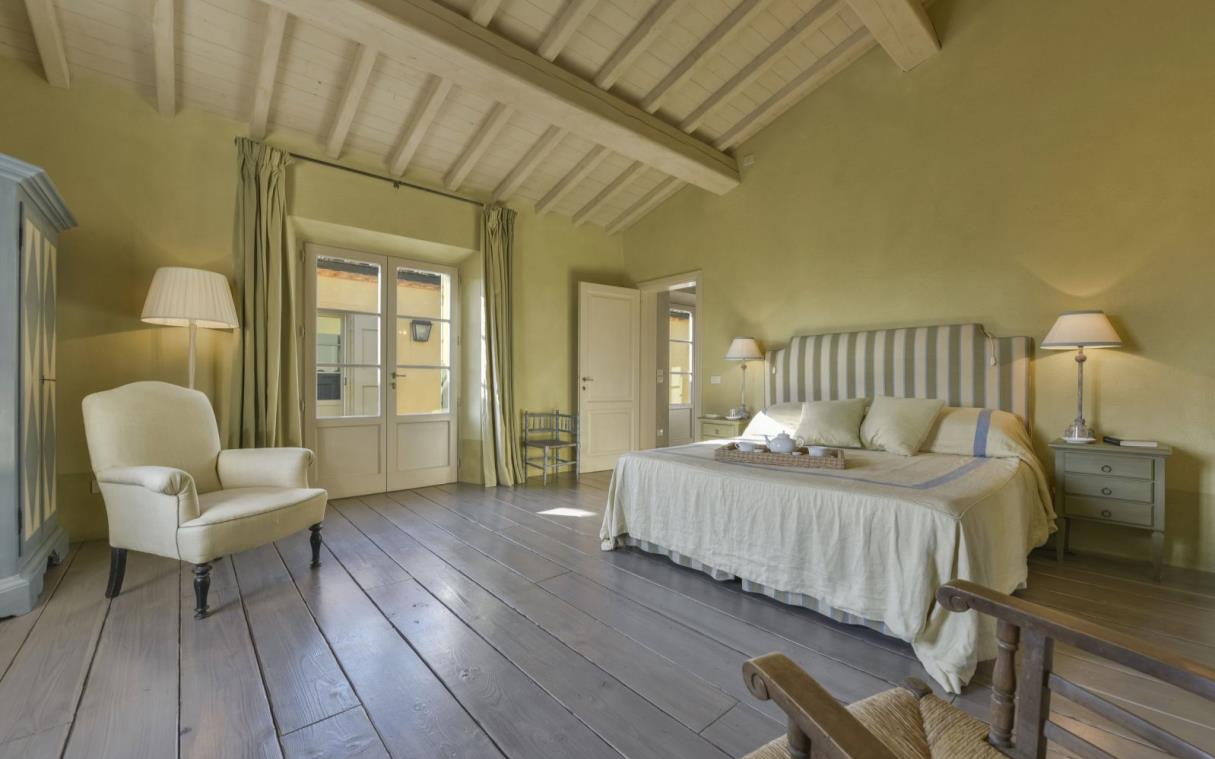 villa-tuscan-coast-tuscany-country-spa-serratone-bed (18).jpg