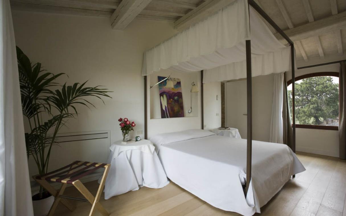 villa-florence-tuscany-italy-luxury-pool-il-santo-bed (2).jpg