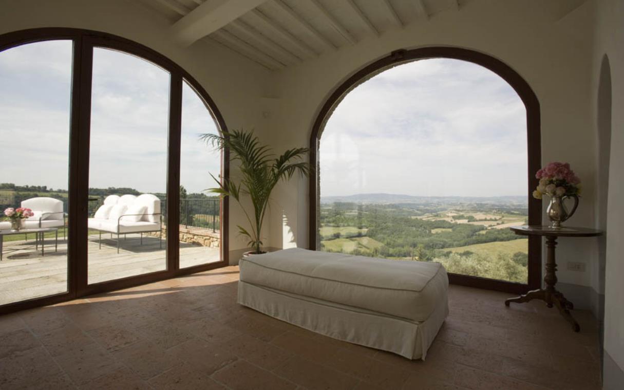 villa-florence-tuscany-italy-luxury-pool-il-santo-liv (2).jpg