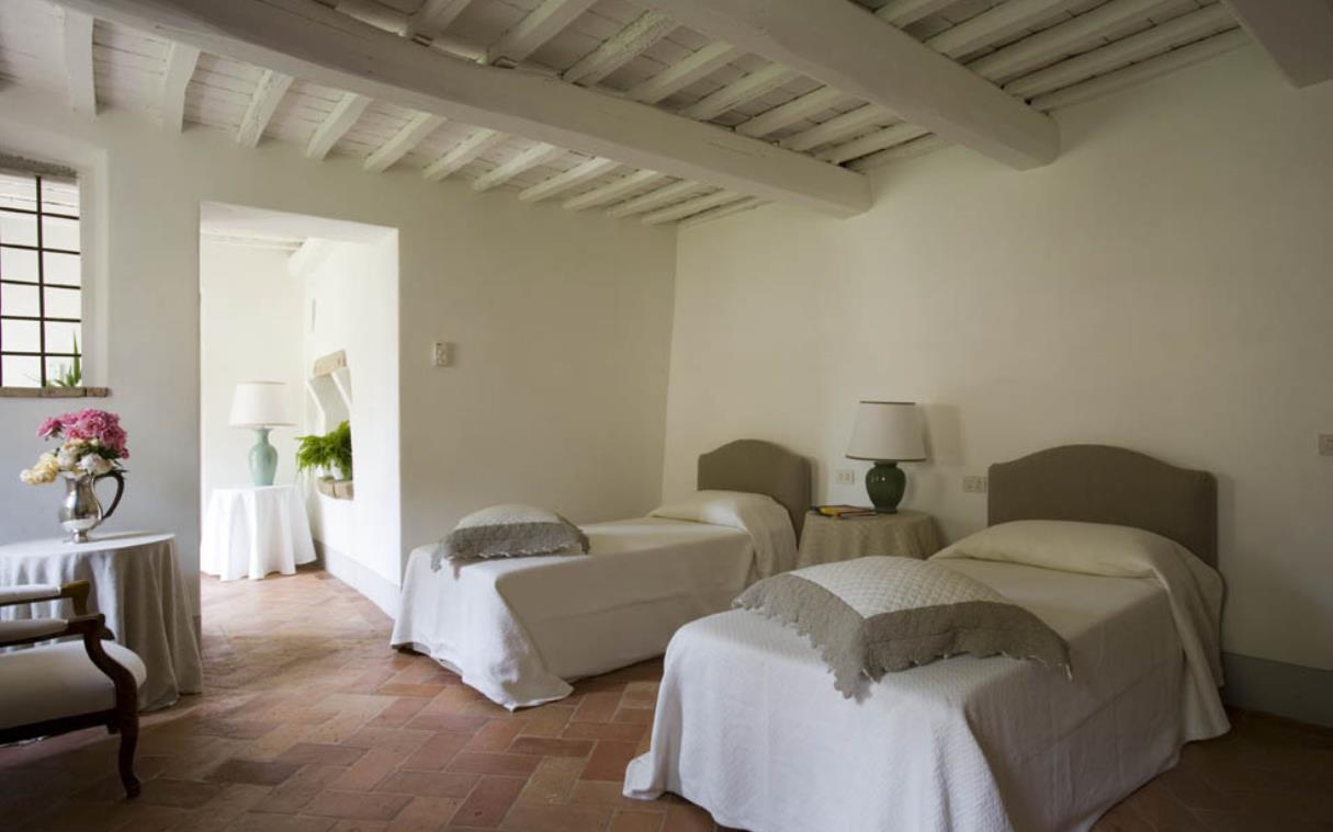 villa-florence-tuscany-italy-luxury-pool-il-santo-bed (12).jpg