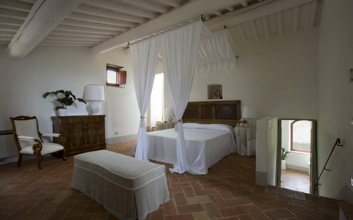 villa-florence-tuscany-italy-luxury-pool-il-santo-bed (5).jpg