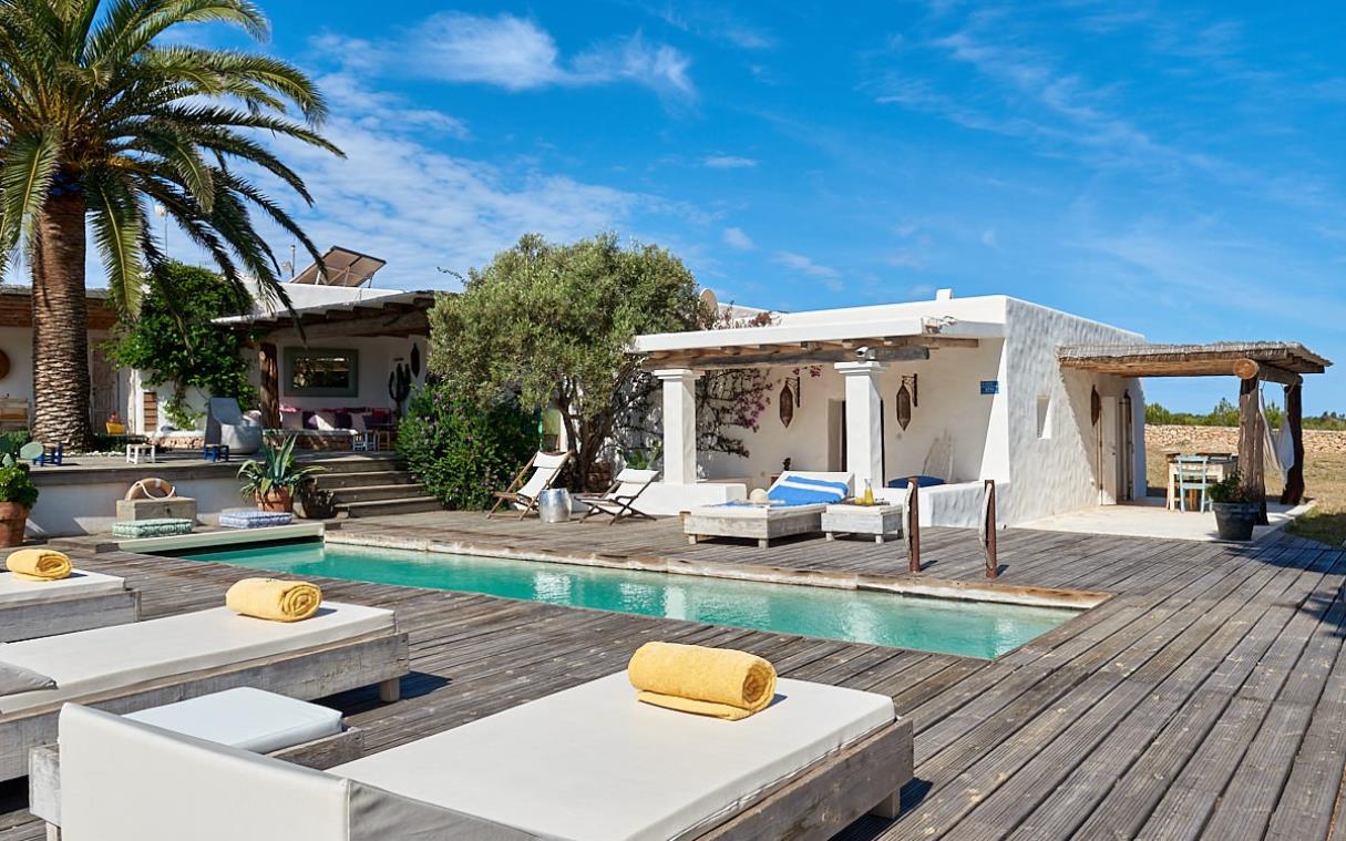 villa-formentera-balearic-islands-spain-rural-relaxing-luxury-can-rita-pool (6).jpg