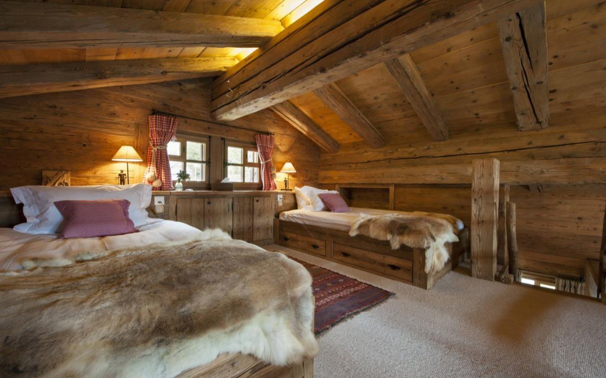 chalet-verbier-swiss-alps-switzerland-ski-luxury-le-ti-bed (6).jpg