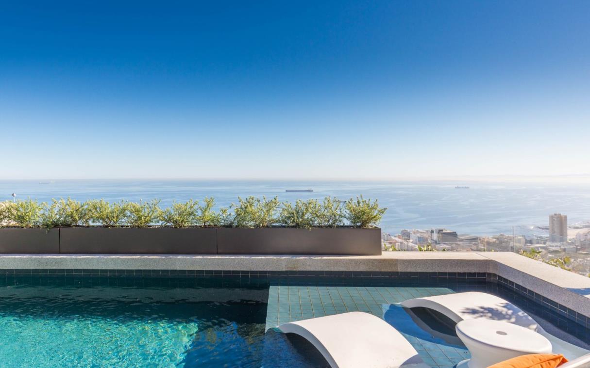 villa-clifton-cape-town-south-africa-luxury-ocean-sea-lion-pool (1).jpg