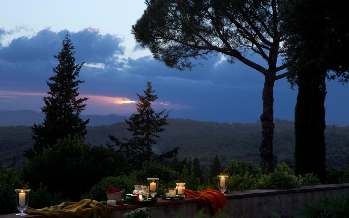 villa-florence-tuscany-italy-luxury-swimmingpool-tavernaccia-out-5.jpg