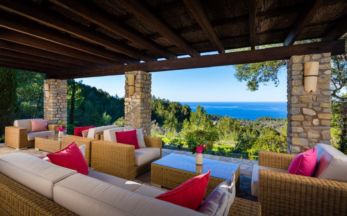 villa-mallorca-balearic-islands-spain-luxury-pool-son-balagueret-out-liv