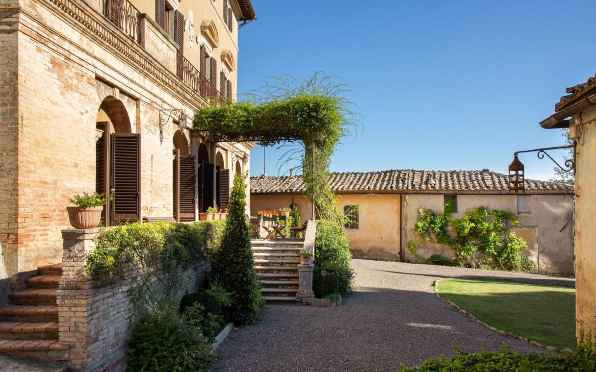 villa-siena-tuscany-italy-luxury-pool-agriturismo-castelnuovo-tancredi-ext (5).jpg (1)