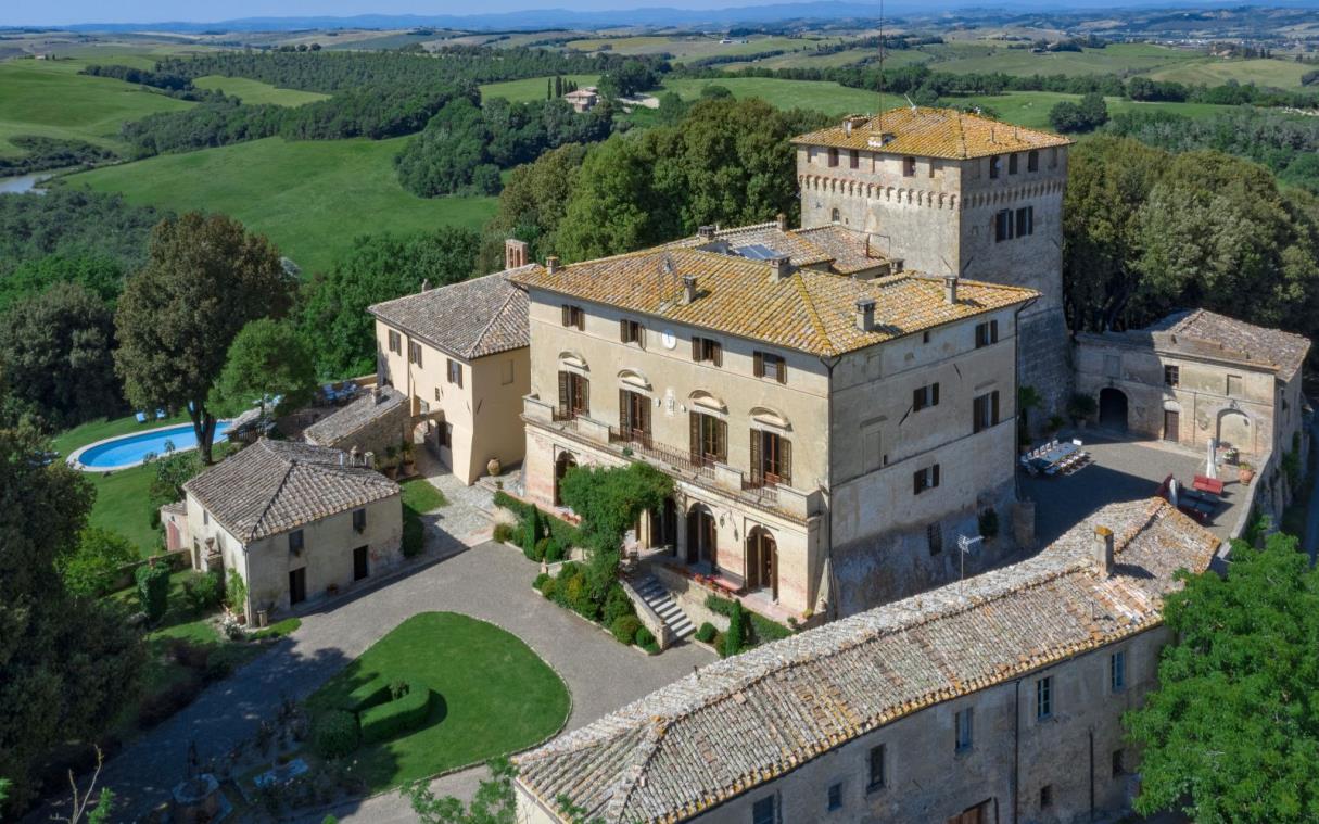 villa-siena-tuscany-italy-luxury-pool-agriturismo-castelnuovo-tancredi-ext (4).jpg