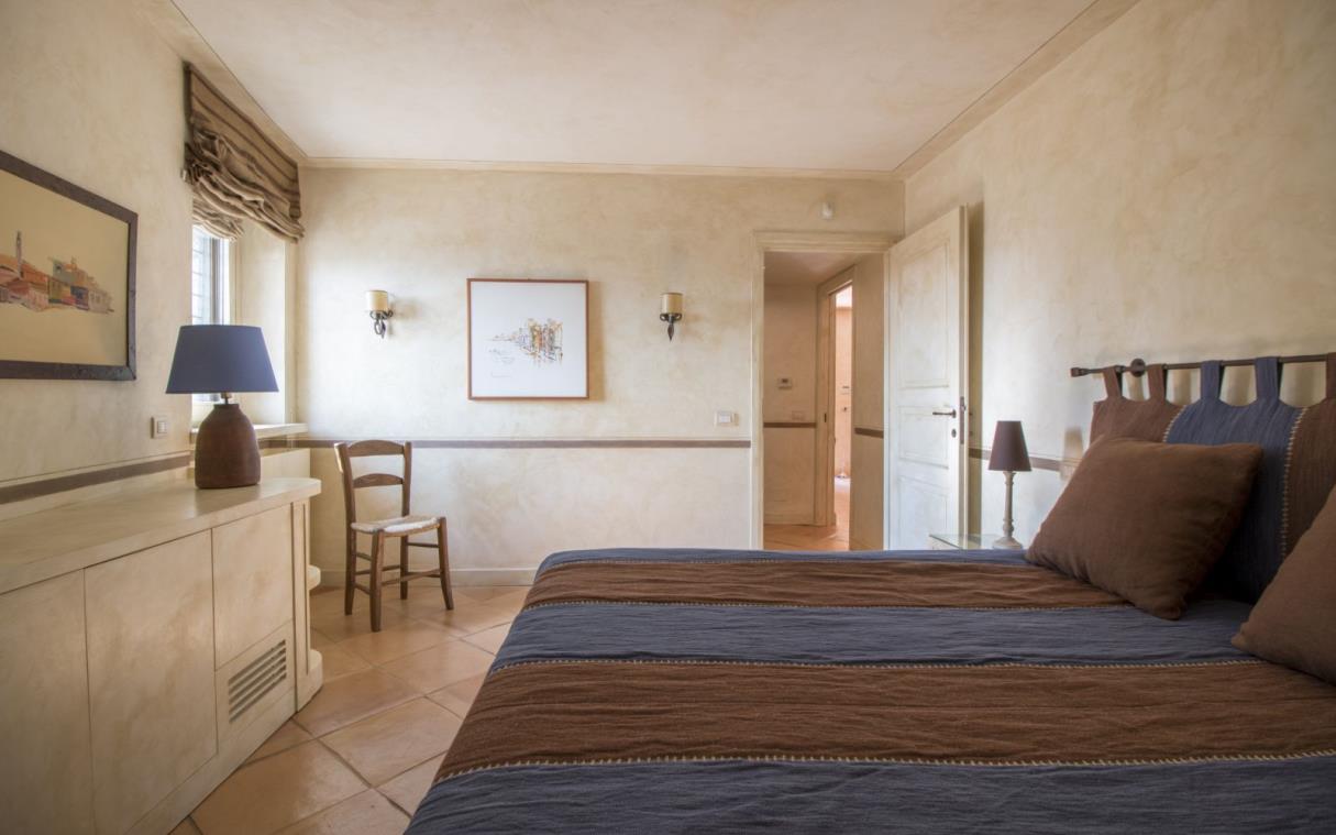 villa-tuscany-coast-porto-ercole-italy-orizzonte-bed (5).jpg