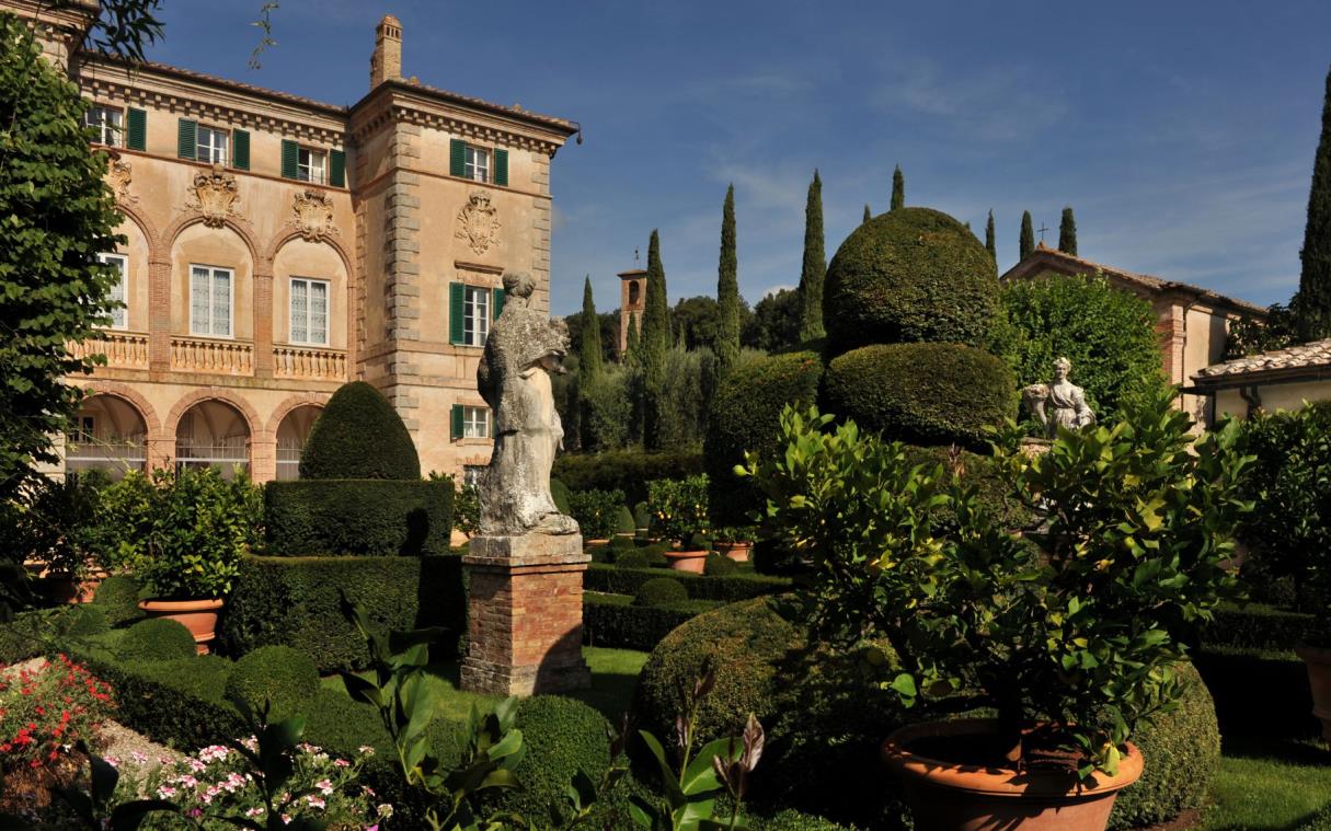 villa-siena-tuscany-italy-luxury-pool-garden-cetinale-gar (5)