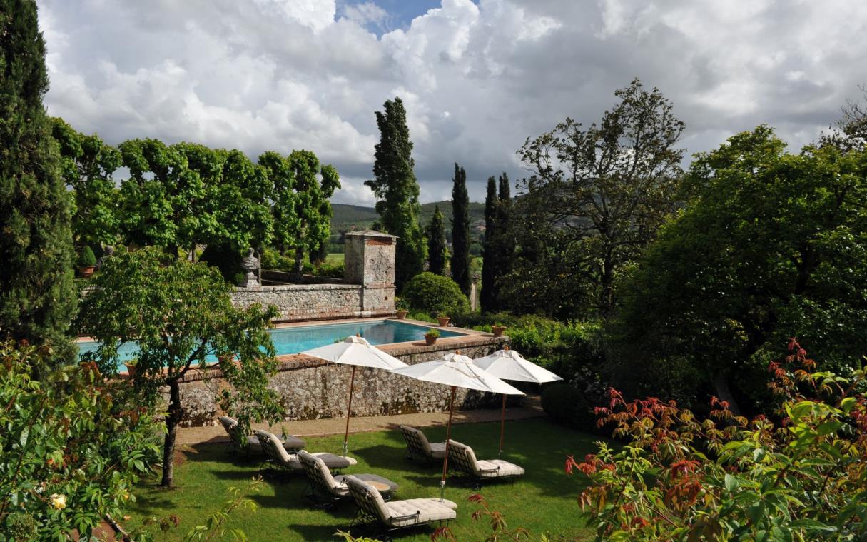 villa-siena-tuscany-italy-luxury-pool-garden-cetinale-swim (1)