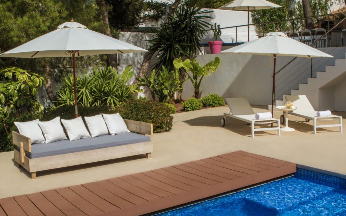 villa-ibiza-balearic-spain-luxury-pool-la-fabrica-poo (9).jpg