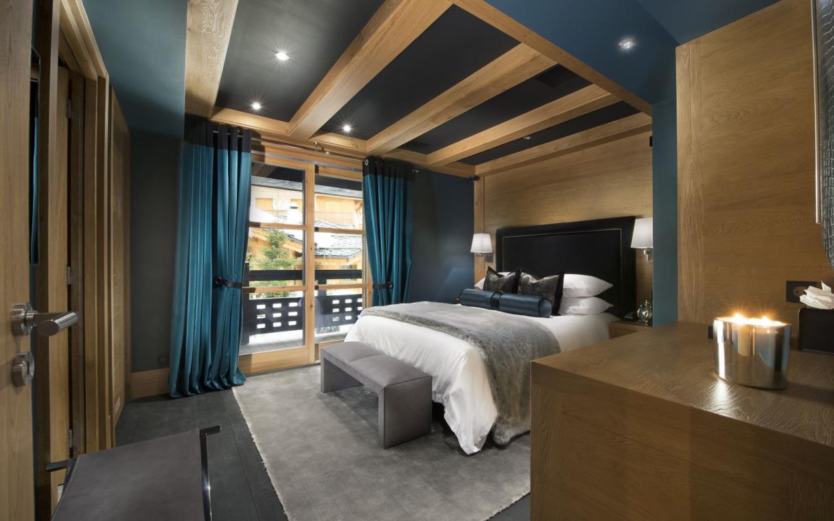 chalet-courchevel-french-alps-france-luxury-spa-petit-palais-bed-3.jpg